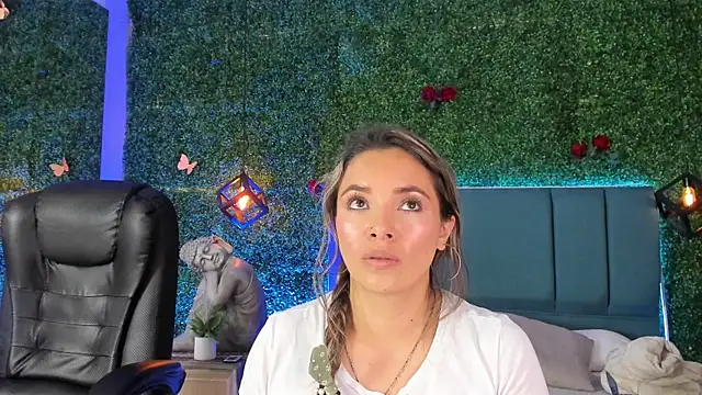 Kiaraa88 online show from June 2026 07:35:02 PM
