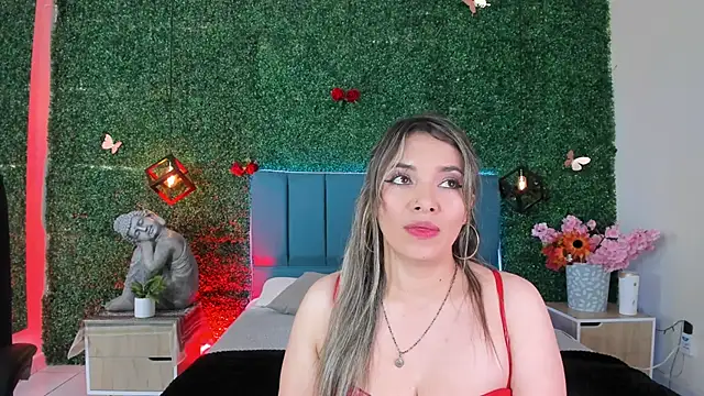 Kiaraa88 online show from June 2026 07:56:02 PM