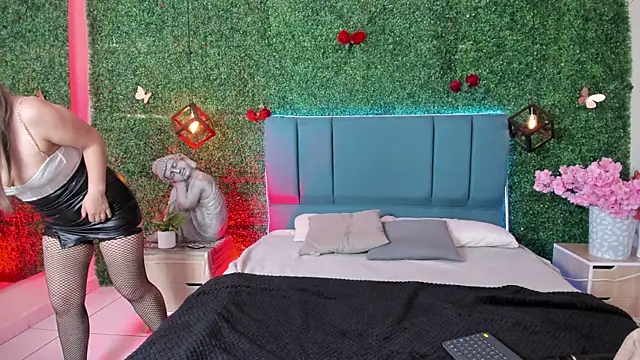 Kiaraa88 online show from June 2026 08:30:02 PM