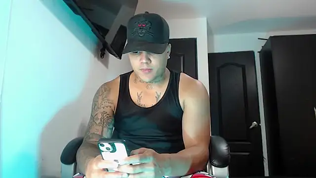 Snapshot of Boyhot_00 chatting on October 2025 03:15:02 AM Boyhot 00 online show from October 2025 03:15:02 AM