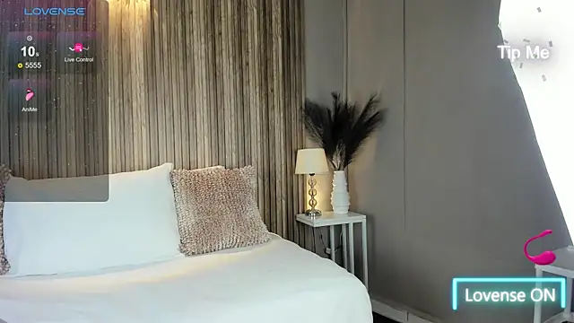 Snapshot of VanneCamiel chatting on November 2025 11:36:02 AM VanneCamiel online show from November 2025 11:36:02 AM