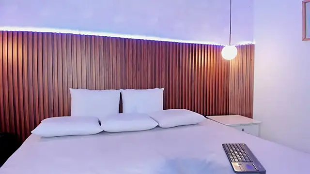 Snapshot of Foxy_Kylie chatting on October 2025 08:00:02 PM Foxy Kylie online show from October 2025 08:00:02 PM