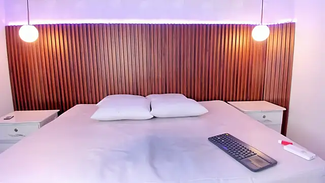 Snapshot of Foxy_Kylie chatting on November 2025 07:59:01 PM Foxy Kylie online show from November 2025 07:59:01 PM