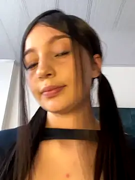 Snapshot of __Lorelain__ chatting on October 2025 07:59:01 PM Lorelain online show from October 2025 07:59:01 PM