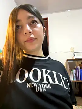 Snapshot of __Lorelain__ chatting on November 2025 10:09:01 PM Lorelain online show from November 2025 10:09:01 PM