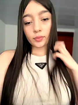 Snapshot of __Lorelain__ chatting on December 2025 08:04:02 PM Lorelain online show from December 2025 08:04:02 PM