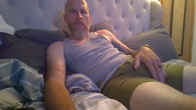 Snapshot of Fun_couple027 chatting on October 2025 02:04:02 PM Fun couple027 online show from October 2025 02:04:02 PM