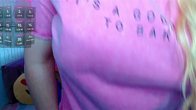 EllieMoonX online show from April 2026 10:47:02 PM