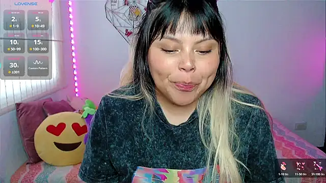 EllieMoonX online show from May 2026 10:37:02 PM