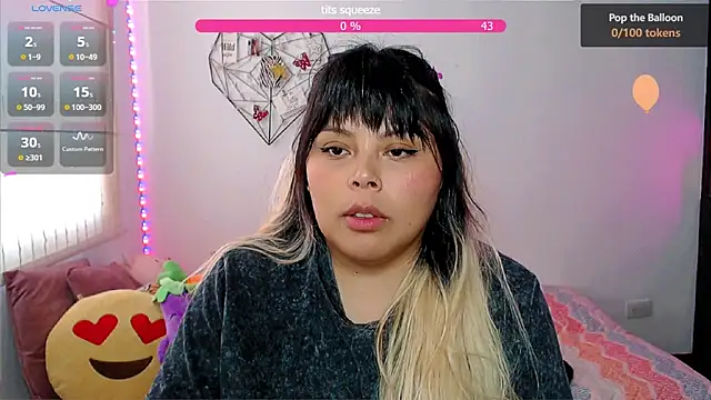 EllieMoonX online show from May 2026 10:04:01 PM