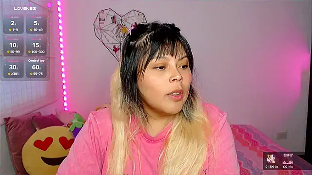 EllieMoonX online show from May 2026 10:59:01 PM