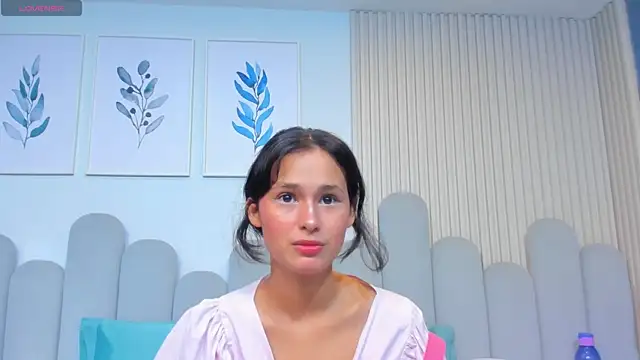 Snapshot of luly_dreams chatting on June 2026 11:27:02 AM luly dreams online show from June 2026 11:27:02 AM