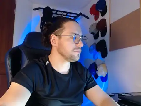 kurt xx online show from November 2025 11:19:01 AM