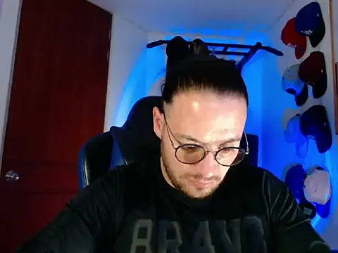 kurt xx online show from November 2025 09:08:01 PM