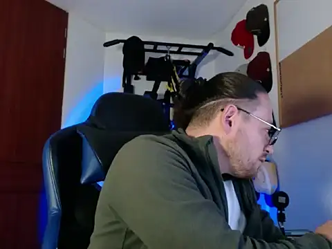 kurt xx online show from December 2025 12:43:02 PM