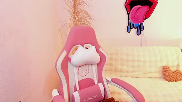 Snapshot of EmmaMyers1 chatting on October 2025 12:00:01 AM EmmaMyers1 online show from October 2025 12:00:01 AM