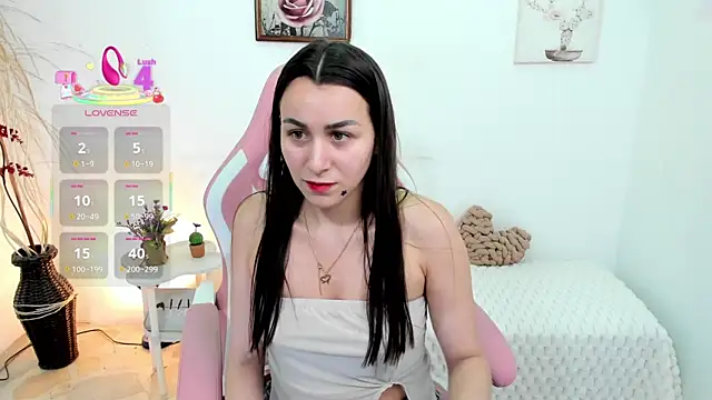 Snapshot of EmmaMyers1 chatting on July 2026 11:44:01 PM EmmaMyers1 online show from July 2026 11:44:01 PM