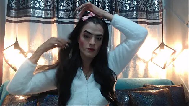 Snapshot of ZAMMIRA chatting on October 2025 05:19:02 AM ZAMMIRA online show from October 2025 05:19:02 AM