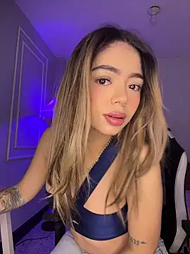 Snapshot of HoneyMollyX chatting on October 2025 01:01:02 PM HoneyMollyX online show from October 2025 01:01:02 PM