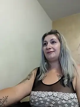 Snapshot of LilithGreenn chatting on October 2025 05:28:02 AM LilithGreenn online show from October 2025 05:28:02 AM