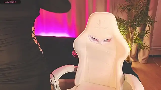 Rene Shine online show from March 2026 05:19:02 PM