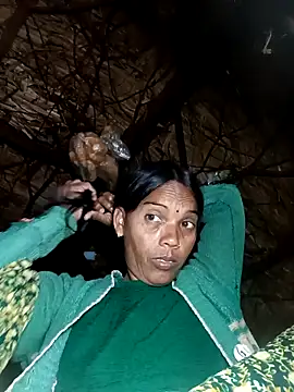 Cutsedi3 online show from December 2025 09:53:01 PM