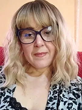 Amelialove42 online show from May 2026 01:16:02 PM