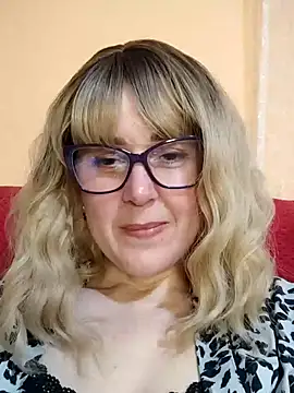 Amelialove42 online show from May 2026 05:21:02 PM