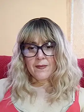 Amelialove42 online show from May 2026 01:51:02 PM