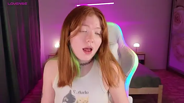 Snapshot of GingerCute chatting on May 2026 04:59:02 PM GingerCute online show from May 2026 04:59:02 PM