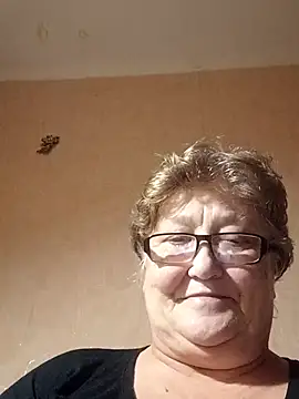 Snapshot of Katherine735 chatting on November 2025 08:42:02 PM Katherine735 online show from November 2025 08:42:02 PM