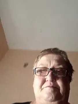 Snapshot of Katherine735 chatting on February 2026 09:44:02 PM Katherine735 online show from February 2026 09:44:02 PM