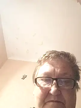 Snapshot of Katherine735 chatting on February 2026 10:33:01 PM Katherine735 online show from February 2026 10:33:01 PM