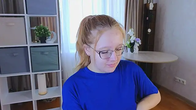 Snapshot of AlinaAldrete chatting on October 2025 05:17:02 AM AlinaAldrete online show from October 2025 05:17:02 AM