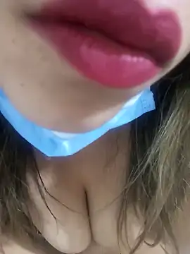 FATIFATIMOROC online show from April 2026 10:41:02 PM