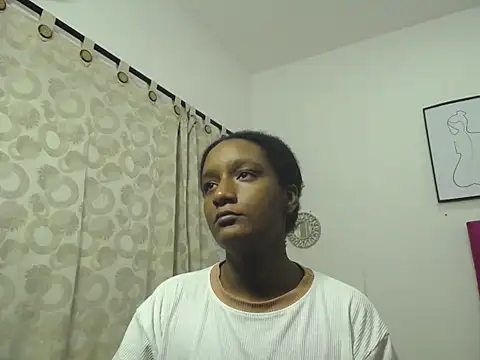 Snapshot of millysweetass chatting on October 2025 02:17:02 PM millysweetass online show from October 2025 02:17:02 PM