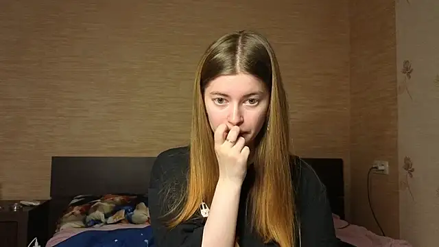 EmiliaCouple online show from June 2026 11:32:02 AM