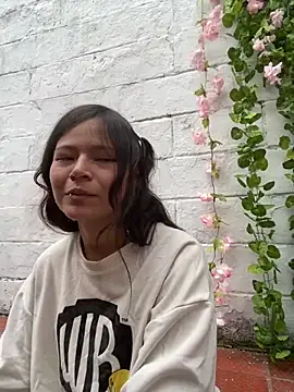 Snapshot of Ninfa_pink chatting on October 2025 03:11:02 PM Ninfa pink online show from October 2025 03:11:02 PM