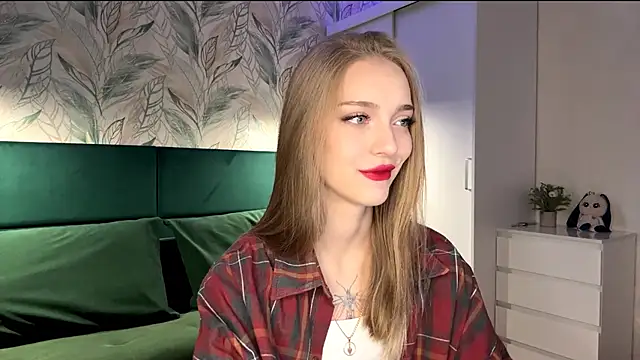 Snapshot of EvaPeace chatting on October 2025 04:14:02 PM EvaPeace online show from October 2025 04:14:02 PM