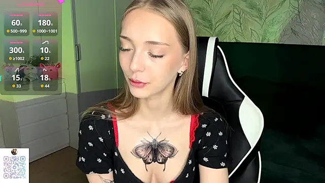 Snapshot of EvaPeace chatting on November 2025 05:38:01 PM EvaPeace online show from November 2025 05:38:01 PM