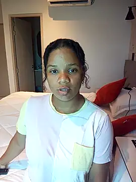 Snapshot of caracolrosa chatting on October 2025 03:00:01 PM caracolrosa online show from October 2025 03:00:01 PM