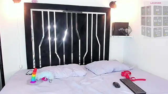 Iam criss09 online show from October 2025 02:10:01 PM