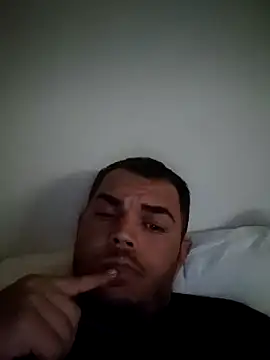 Snapshot of Alexszader36 chatting on October 2025 08:33:01 PM Alexszader36 online show from October 2025 08:33:01 PM