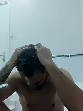 Snapshot of Alexszader36 chatting on November 2025 01:10:02 PM Alexszader36 online show from November 2025 01:10:02 PM