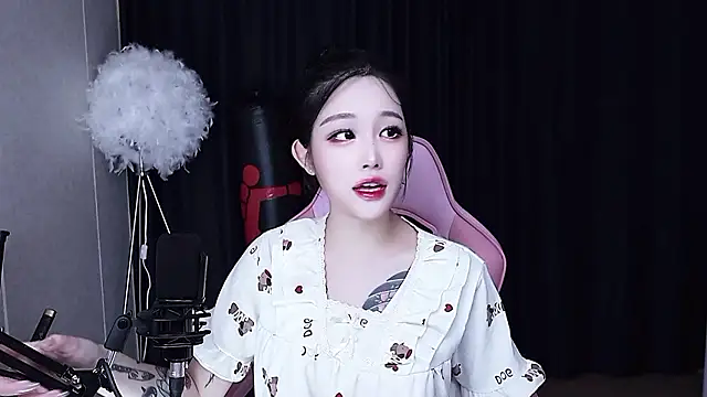 Snapshot of MISA_02 chatting on October 2025 02:06:01 PM MISA 02 online show from October 2025 02:06:01 PM