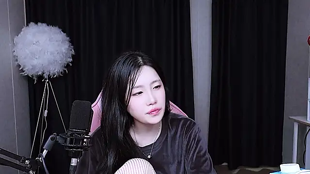 Snapshot of MISA_02 chatting on November 2025 12:50:02 PM MISA 02 online show from November 2025 12:50:02 PM