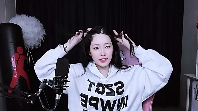 Snapshot of MISA_02 chatting on November 2025 12:38:02 PM MISA 02 online show from November 2025 12:38:02 PM