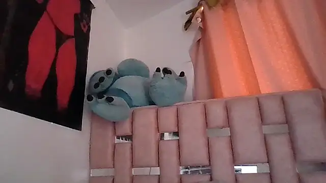 Snapshot of abby_moss_2 chatting on November 2025 01:11:02 PM abby moss 2 online show from November 2025 01:11:02 PM