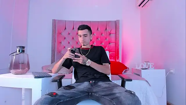 Snapshot of Ethan_Boy_ chatting on October 2025 07:59:01 PM Ethan Boy online show from October 2025 07:59:01 PM