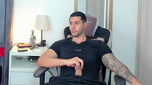 Snapshot of Ken_mailik1 chatting on March 2026 09:42:02 PM Ken mailik1 online show from March 2026 09:42:02 PM